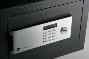 פורץ כספות בחיפה